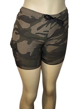 Girls Albion Camo Shorts Size 12